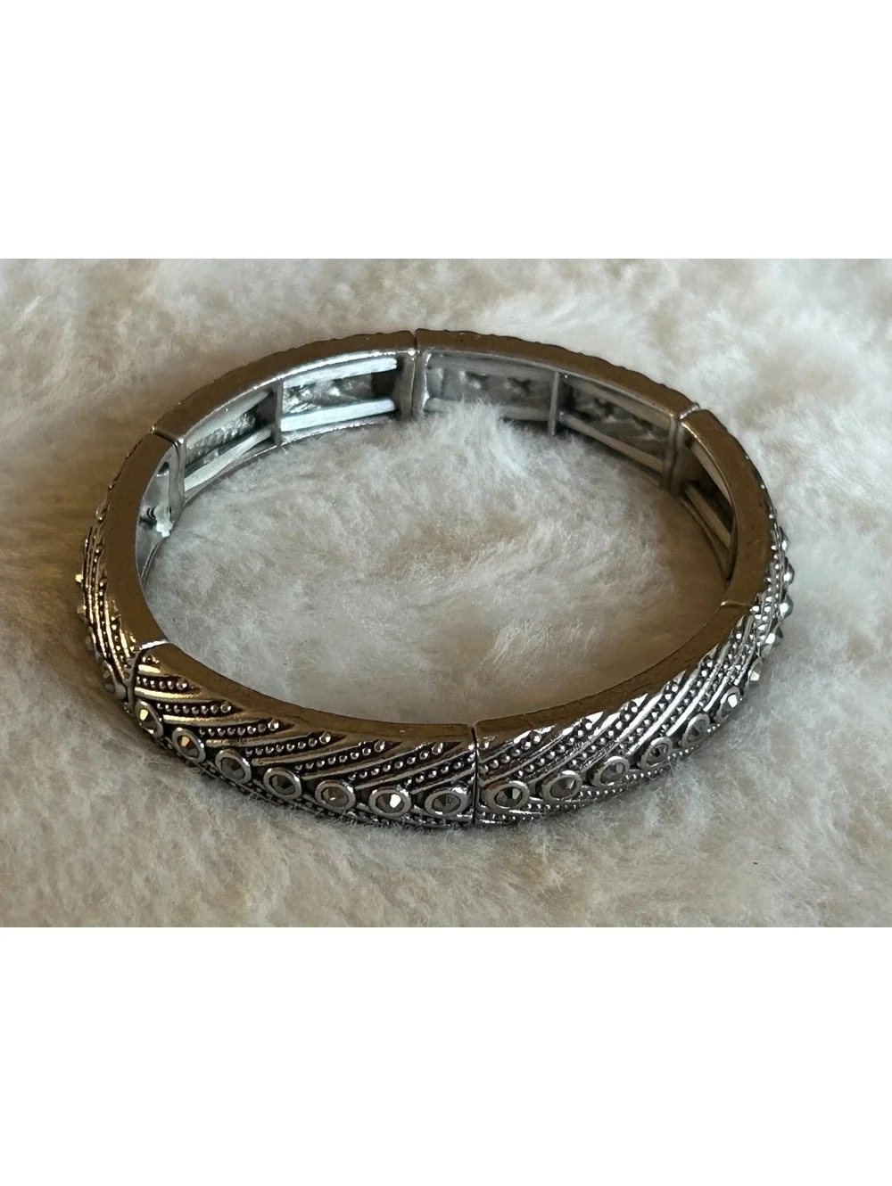 Vintage Style Silver-Tone Bangle Bracelet with Decorative Detailing